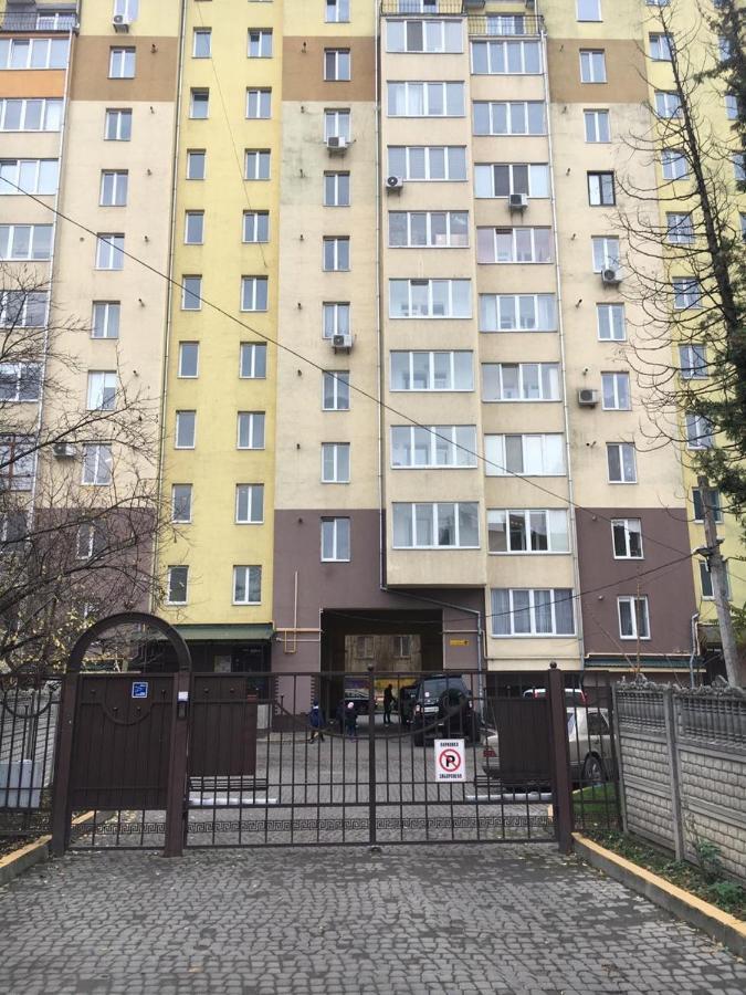 Vyshyvanka In The City Centre Ivano-Frankivsk Exteriér fotografie
